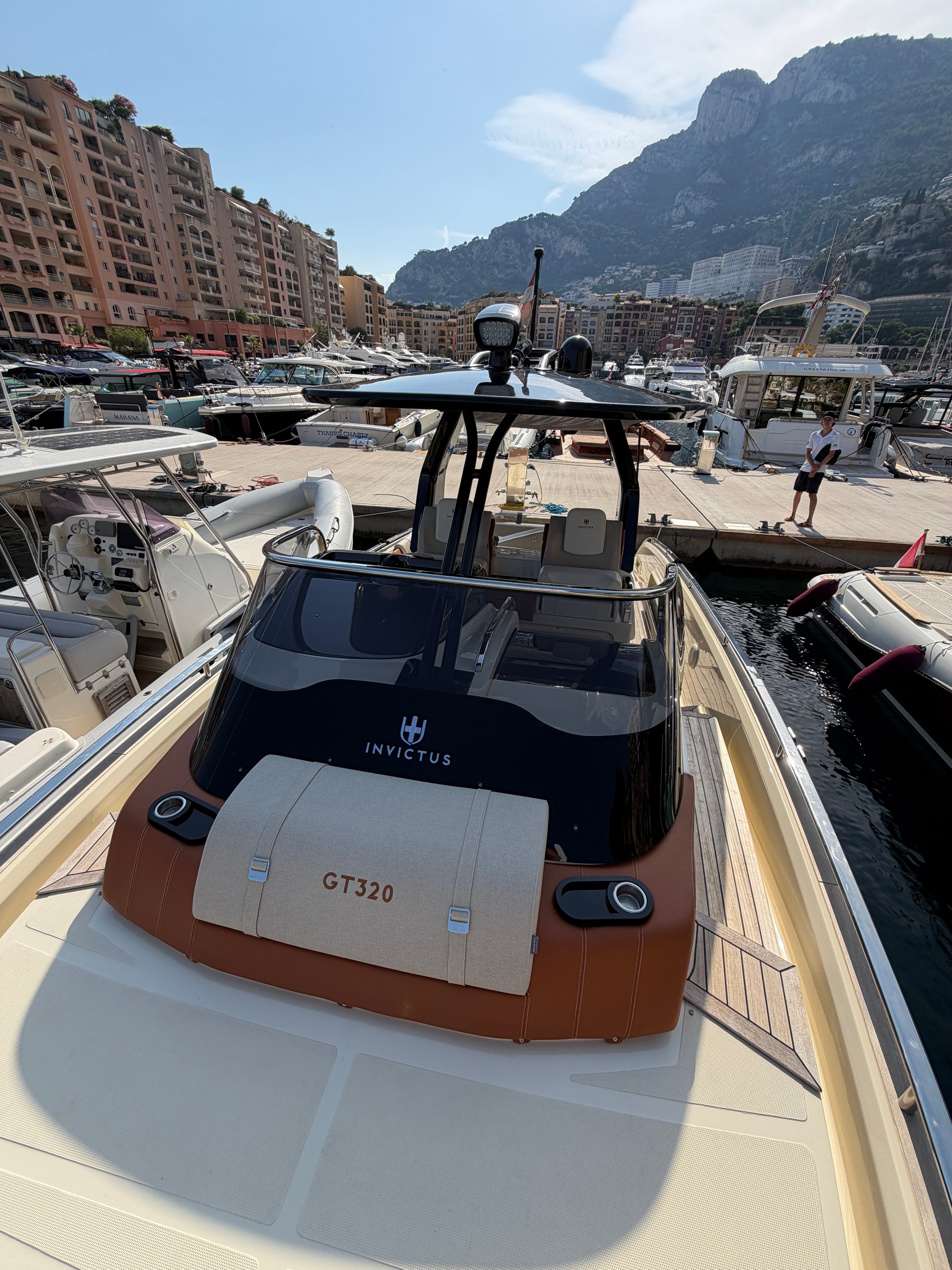 Professional exterior boat detailing and hull cleaning